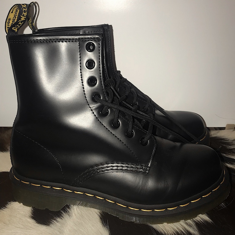 NEW Dr. Martens 1460 Smooth Combat Boots